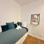 New 413 Suite Henri - Cosy Apartment Paris Center